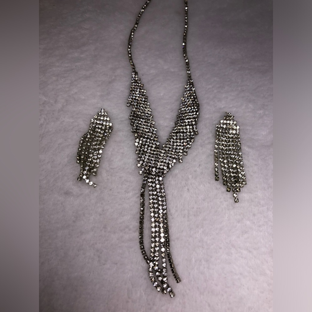 Stunning Chandelier Rhinestone Necklace-Earring Set - Picture 12 of 14